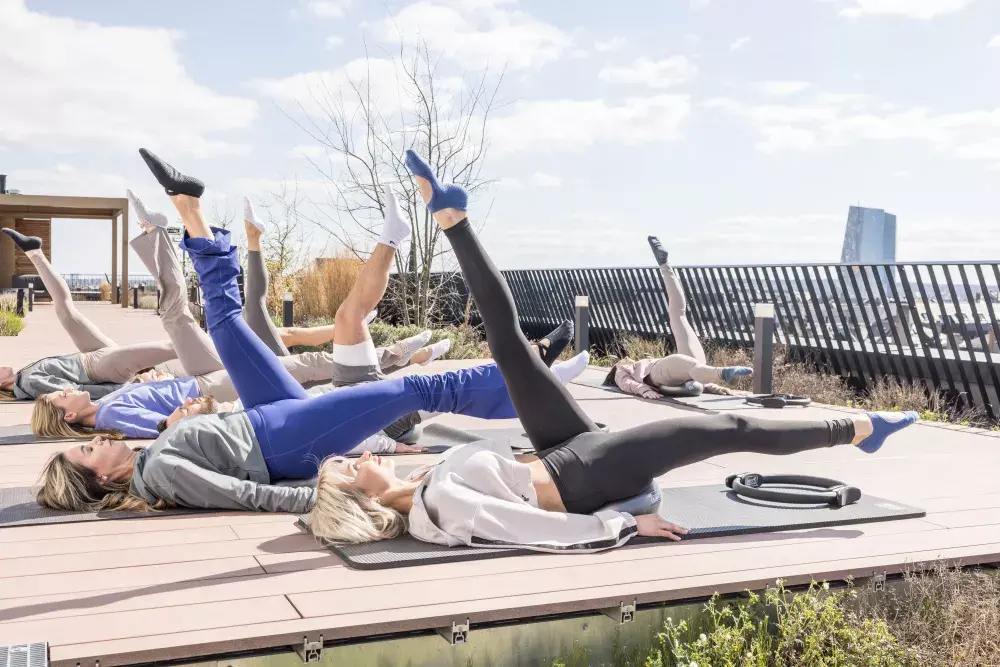 club-pilates-kurs-dachterrasse.jpg