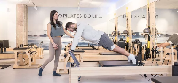 Rückentraining mit Trainerin