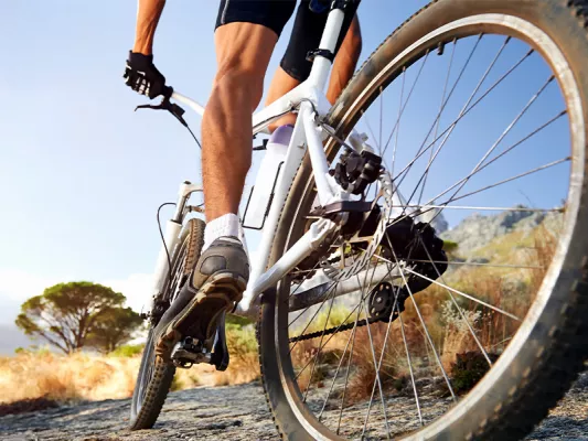 Fahrradfahrer im Gelände Fahrradfahrer im Gelände