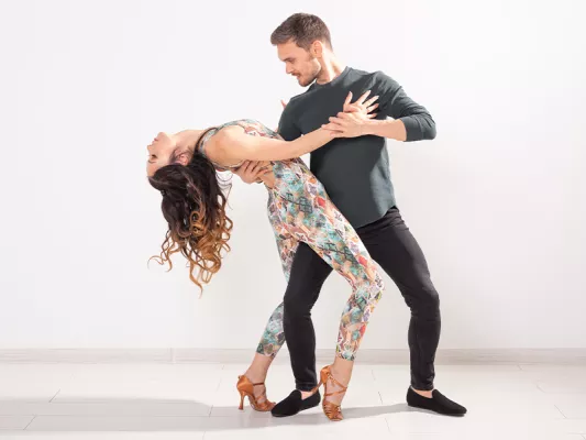 Standard-Tänzer:innen Standard-Tänzer:innen