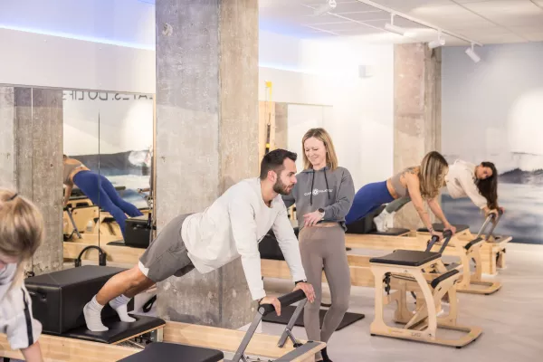 Pilates gegen Bandscheibenprobleme